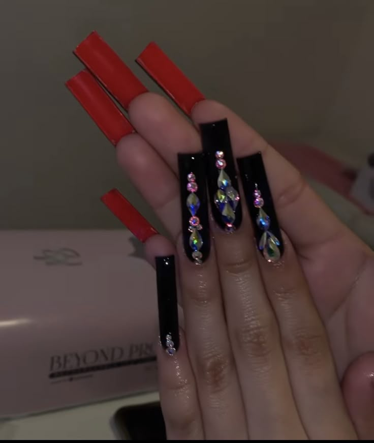 Red Nails With Black Rhinestones, Black Nails Red Rhinestones, Black And Red Rhinestone Nails, Black And Red Nails With Gems, Baddie Bling Nails Black, Black Red Bottom Nails With Rhinestones, Black Nails With Red Gems, Red Bottom Nails With Rhinestones, Black Extra Nails