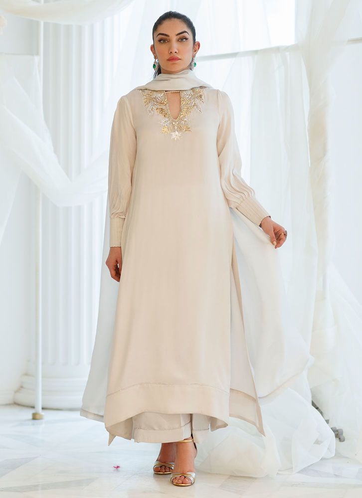 Show details for Silver Foil Shirt and Dupatta Formal Suits For Women Indian, Plain Suits Design, Latest Stylish Suits Design, Pakistani Shadi, Aesthetic Village, Farah Talib Aziz, Suits For Women Indian, Organza Jacket, Luxury Pret