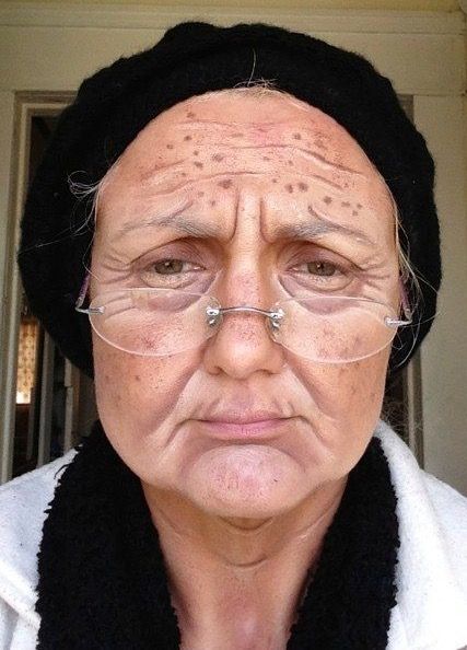 Old woman 9/10 Old Man Makeup, Old Lady Makeup, Carnaval Make-up, Age Makeup, Old Age Makeup, Aging Makeup, Hand Makeup, Theatre Makeup, Old Makeup