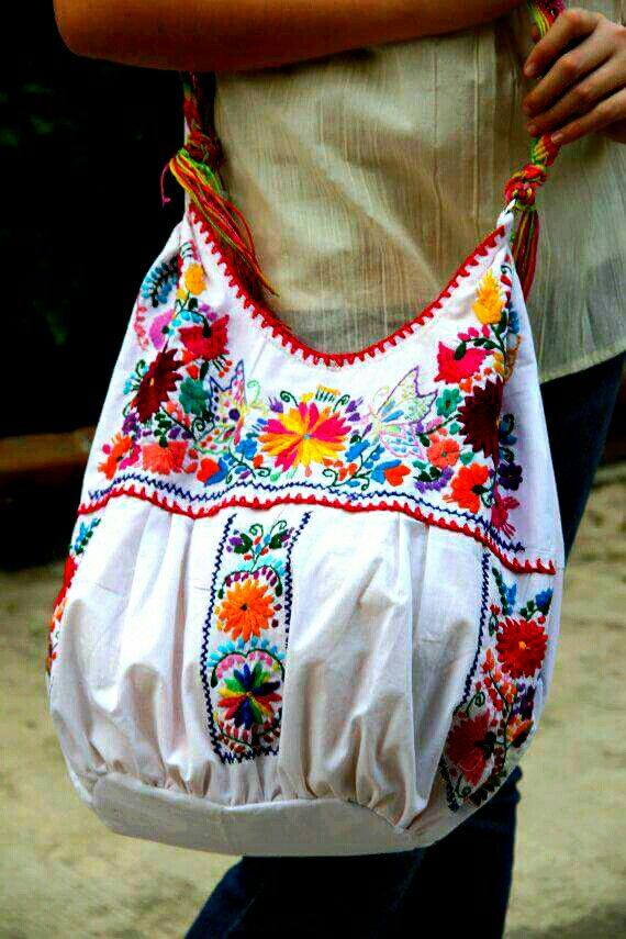 Boho Travel, Bohemian Life, Sac Diy, Hand Bags For Women, Mexican Fashion, Mexican Embroidery, Bags Online Shopping, Summer Tote, Boho Bags