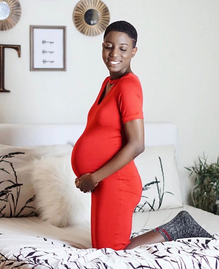 Strong. Beautiful. Confident. Sexy. Bold. Wome. Mom to be. Our goal at Sexy Mama Maternity is to make all our mom's to be feel good in their skin! This stunning mom is rocking one of our favorite pregnancy bodycon dress- V-neck Chocker Dress. Get yours today!  #matnerityfashion #maternitybodycon #vneckdress #style #ootd #maternityootd #reddress Maternity Ootd, Chocker Dress, Maternity Clothes Summer, Pregnancy Looks, Summer Pregnancy, First Pregnancy, Mom To Be, Pregnant Belly, Maternity Dress