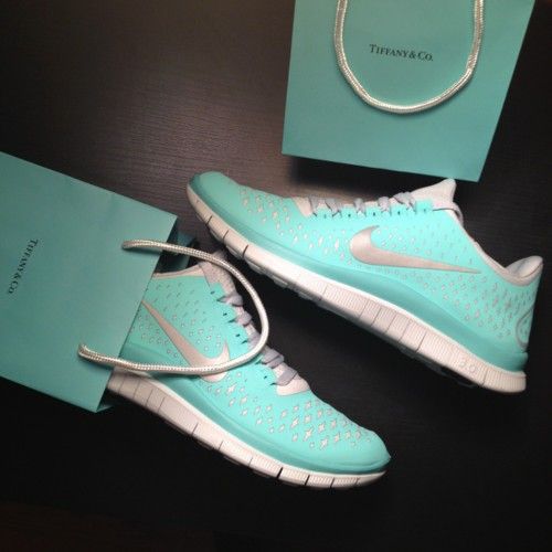 Tiffany Blue Women Nike Frees Running Shoes cheap for sale...I NEED THESE!!! Tiffany Blue Nike, Tiffany Blue Nikes, Mode Shoes, Estilo Fitness, Nike Free Run, Roshe Run, Nike Shoes Cheap, Nike Trainers, Nike Free Shoes