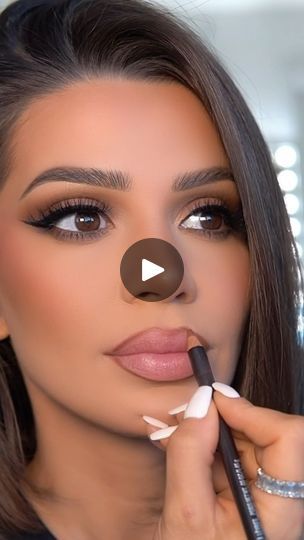 Foinika Kay, Nude Lip Makeup, Flower Lipstick, Lip Tutorial, Shine Lipstick, Lipstick Designs, Nude Lips, Lip Combo, Juicy Lips