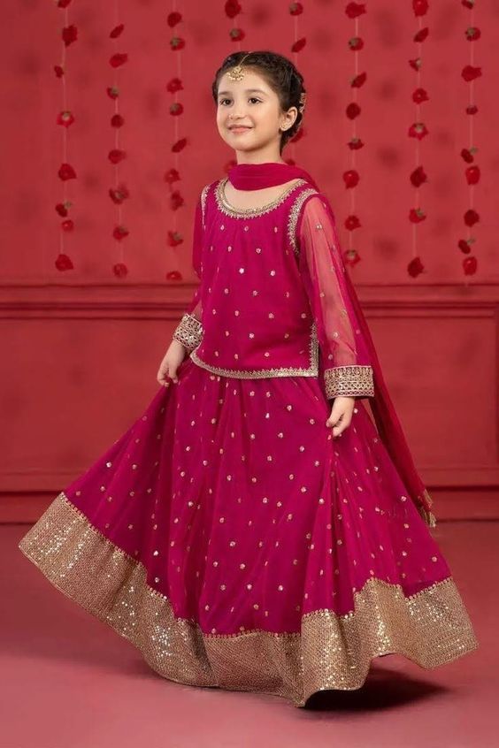 Magenta Skirt, Tinder Profile, Shadi Dresses, Kids Dress Collection, Lehenga Dupatta, Wedding Dresses For Kids, Kids Frocks Design