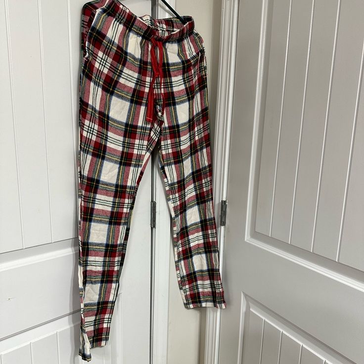 Old Navy Plaid Pajamas Red Cotton Holiday Sleepwear, Christmas Pajama Party Sleepwear Long Pants, Casual Holiday Sleepwear With Long Pants, Casual Christmas Bedtime Pants, Cotton Lounge Pants For Christmas, Christmas Holiday Sleepwear With Long Pants, Cotton Pants For Christmas Loungewear, Cozy Cotton Holiday Sleepwear, Christmas Holiday Long Pants Sleepwear