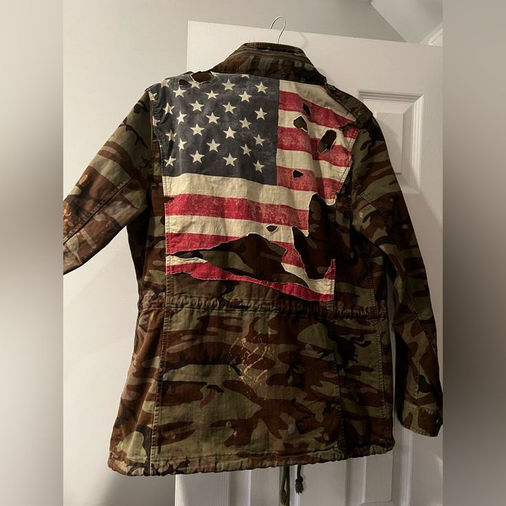 Very Unique Denim & Supply Coat Has The Design Of American Flag And Paint Splatter Look. Size Large Havent Worn In A While So Looking To Sell Also Has A Hidden Hood At The Top Which Comes Out Of The Zipper Americana Style Long Sleeve Outerwear For Fall, Americana Style Long Sleeve Fall Outerwear, Americana Long Sleeve Winter Outerwear, Americana Style Long Sleeve Winter Outerwear, Flannel Shirt Refashion, Camp Fashion, Jacket Diy, Diy Denim Jacket, Upcycle Clothes Diy