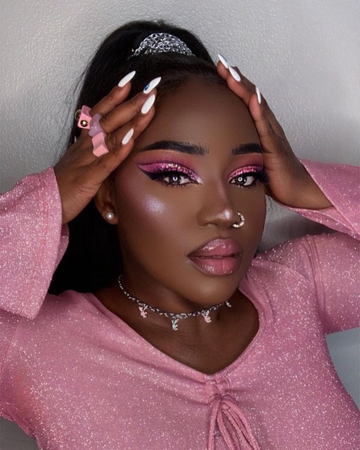 Basic Pink Makeup Looks, Barbie Inspired Makeup Black Women, Pink Bratz Makeup, Nicki Minaj Concert Makeup Looks, Barbie Theme Makeup, Mean Girls Makeup Look, Barbie Makeup Black Women, Black Barbie Makeup Look, Barbie Themed Makeup