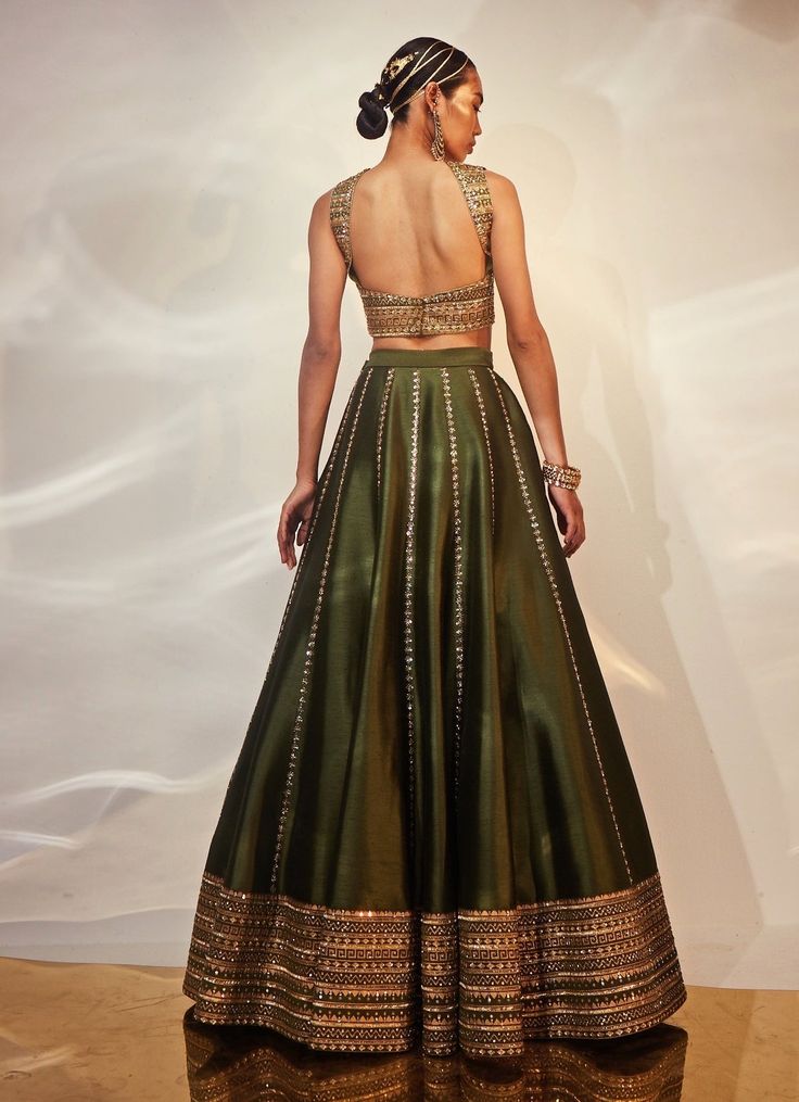 Green and Gold Embroidered Silk Lehenga Set Akara - Fabilicious Fashion Green Lehenga Choli Wedding, Green Blouse Lehenga, Saree For Wedding Guest Indian Outfits, Simple And Elegant Chaniya Choli, Silk Lehnga Outfit, Green Saree Blouse Designs, Wedding Guest Outfit Indian, Mendhi Outfit, Lengha Design