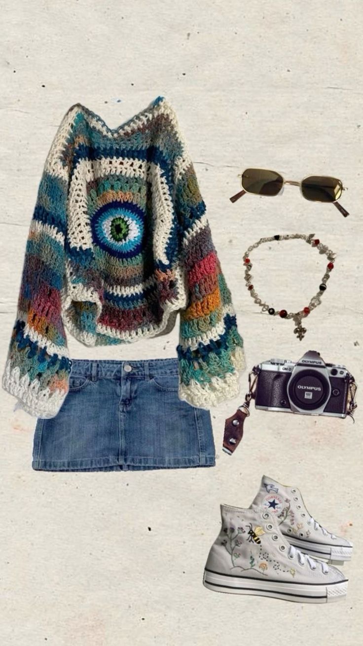 Cute Outfits With Jewelry, Hippy Indie Outfits, Indie Aesthetic Fashion Summer, Basic Bohemian Outfits, Alternative Indie Concert Outfit, Band Gig Outfit, Casual Hippy Outfits, Flipturn Concert Outfits, 90s Indie Outfits