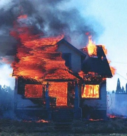 Things On Fire, Arte Hippy, House On Fire, Burning House, Photoshop Filters, Arte 8 Bits, The Magnus Archives, Glitch Art, Playlist Covers