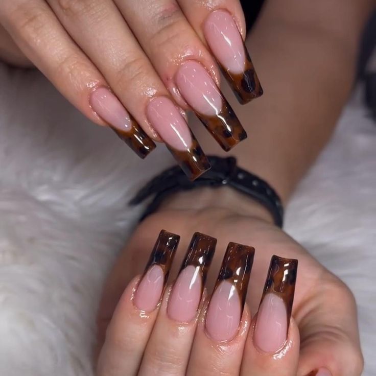 Tortoise Shell Nails French Tip Coffin, Brown Tortoise French Tip Nails, Tortoise Square Nails, Brown French Tip Design, Tortoise Nails French Tip, Tortoise Nails Square, Brown French Tip Nails Square Design, French Tortoise Nails, Tortoise Shell Nails Square