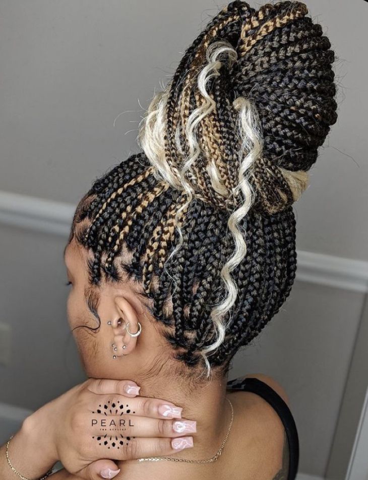 Cute Highlights, Blue Press On Nails, Nails Abstract, Nails Birthday, Colored Box Braids, Long Coffin Nails, Black Glue, Nails Luxury, Big Box Braids Hairstyles