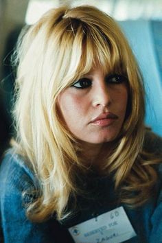 shoulder length bridget bardot shag - Google Search Bardot Fringe, Bardot Brigitte, Brigitte Bardot Hair, Bardot Bangs, Bardot Hair, Bridget Bardot, Bardot Style, Trendy Haircuts, Brigitte Bardot