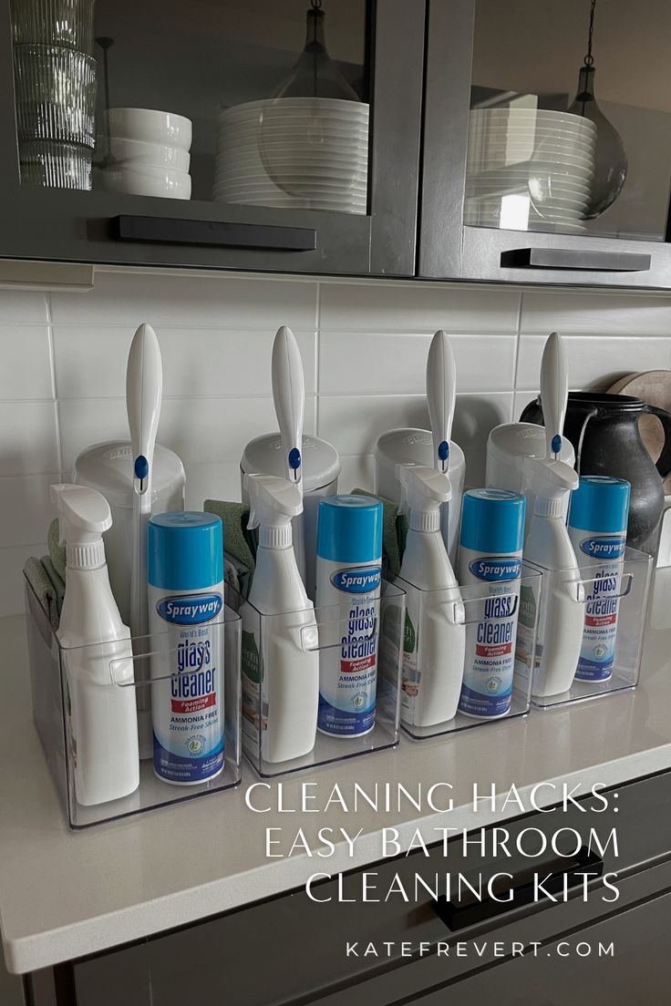 cleaning hacks Cleaning Hacks Bathroom, Best Cleaning Hacks, Household Cleaning Schedule, Cleaning Closet Organization, Cleaning Supplies List, Tidy House, Cleaning Supplies Organization, Clear Bins, Bathroom Cleaning Supplies