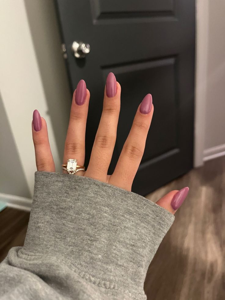 Nail Colors For 2023, Wife Nails, Engagement Nails, Mauve Nails, Nails Elegant, Solid Color Nails, Casual Nails, Mob Wife, Fall Nail Colors