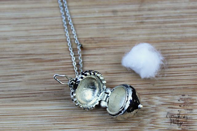 DIY Essential Oil Diffuser Necklace | Everything Pretty Essential Oil Jewelry Diy, Love Essential Oils, Diy Essential Oil Diffuser, Essential Oil Necklace, Essential Oil Necklaces, Making Essential Oils, Essential Oil Jewelry, Diy Essentials, Oil Diffuser Necklace