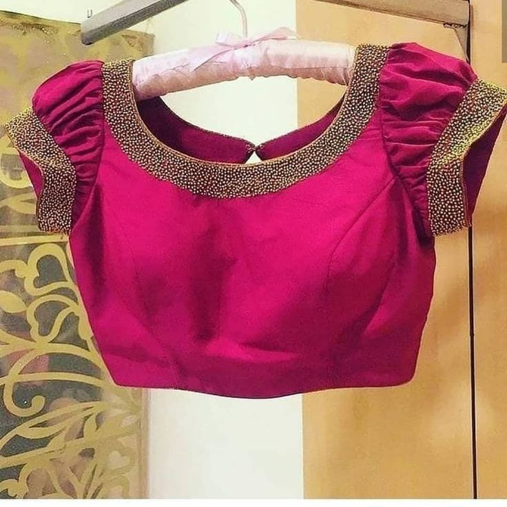 @designerprettyblouses on Instagram: “These Cute Blouse designs From @tamaarachennai 😍  Not for sale ❌ Designer Blouse Ideas #sareeblouseinspiration .  Tag your picture with…” Muthyala Work Blouse Designs, Puff Hands Blouse Designs, Puff Hands, Pink Blouse Designs, Indian Blouse Designs, Blouse Designs Catalogue, Saree Blouse Neck Designs, New Saree Blouse Designs, New Blouse Designs