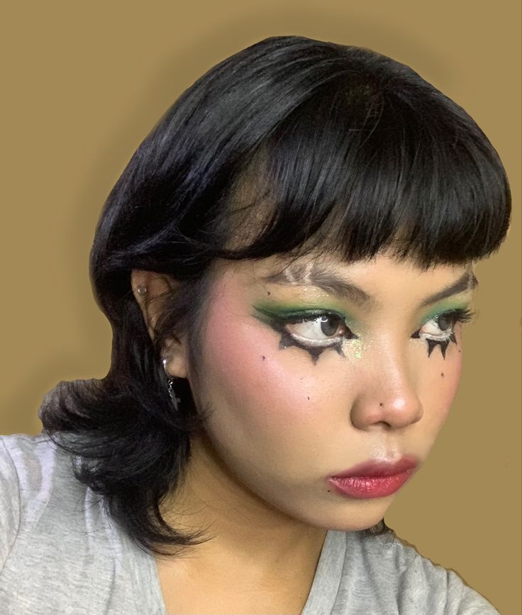 Punk Rock Makeup Halloween, British Punk Makeup, Goth Makeup For Green Eyes, P1harmony Makeup Looks, Buttercup Inspired Makeup, Colorful Punk Makeup, Punk Make Up 80s, Easy Punk Makeup, Spikey Makeup