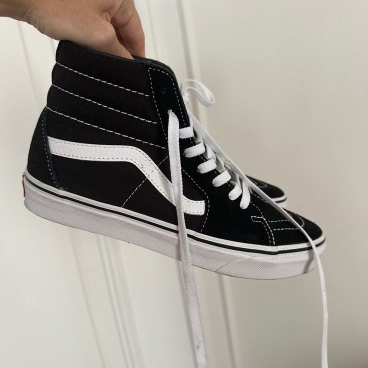 Vans Sk8 Hi Outfit Woman Winter, Vans Sk8 Hi Outfit Woman, Sk8 High Vans, Black Hightop Vans, Vans Sk8 Hi Outfit, Sk8 Hi Outfit, High Vans, High Top Outfit, Vans Hightop