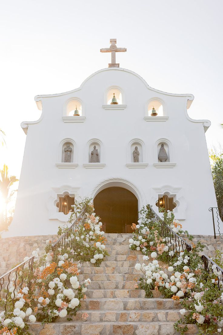 MEXICAN MODERN WEDDING AT THE O&O PALMILLA – Sarai Flores Mexican Modern Wedding, Mexican Style Wedding, Mexico City Wedding, Southwestern Wedding, Mexican Themed Weddings, Stunning Wedding Venues, Modern Mexican, Mexican Wedding, White Gardens