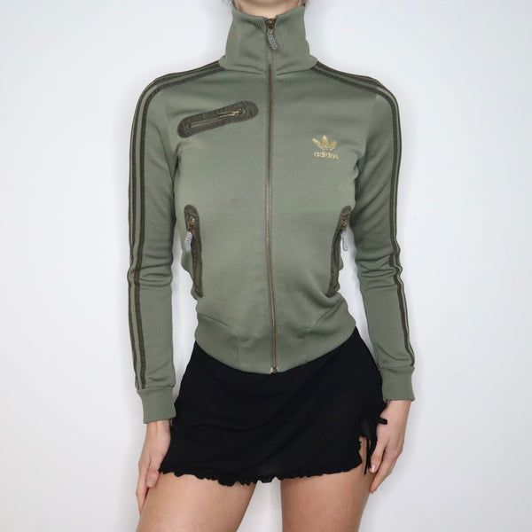 ADIDAS Zip Up Track Jacket (S) Blokecore Aesthetic, 2000s Boots, Cargo Pants Low Rise, Vintage Fashion Outfits, Pants Low Rise, Adidas Zip Up, Early 2000s Fashion, Preppy Academia, Adidas Track Jacket