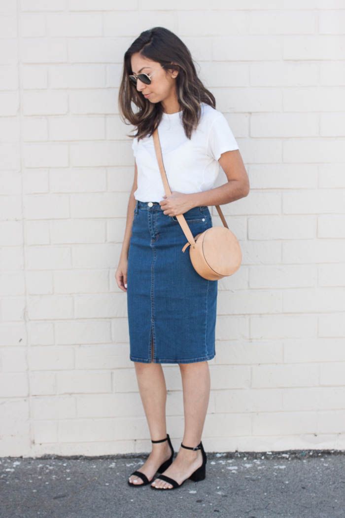 White tee + denim pencil skirt // Adri Lately Denim Pencil Skirt Outfit, White Midi Skirt Outfit, Outfits With Denim Skirt, Midi Skirt Outfit Ideas, Denim Midi Skirt Outfit, Pencil Dress Outfit, Skirt Outfit Ideas, Modest Wardrobe, Jean Skirt Outfits