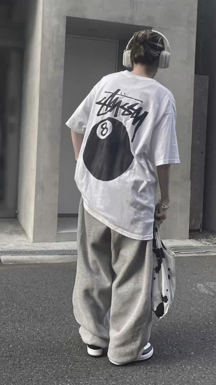 Vintage Streetwear Men Outfits, Vintage Streetwear Men, Outfits Men Streetwear, Streetwear Fits, Korean Streetwear, Baggy Clothes, Street Fashion Men Streetwear, Guys Clothing Styles, Cool Outfits For Men