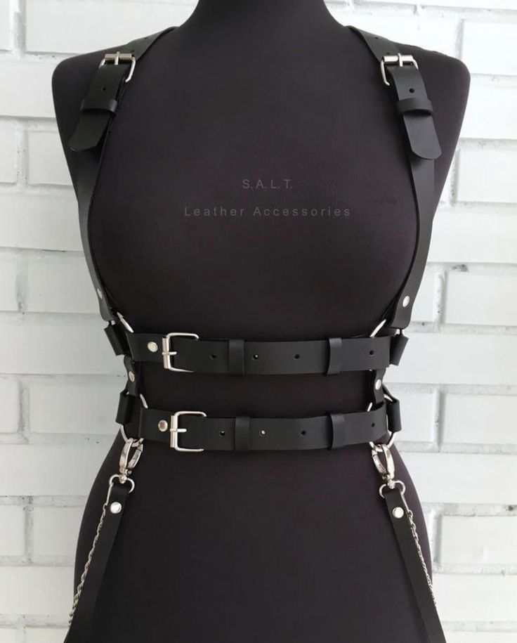 Leather Harness Women, Black Leather Harness, Harness Women, Harness Outfit, Harness Fashion, Goth Outfit, Double Belt, Clothing Design Sketches, Leather Harness