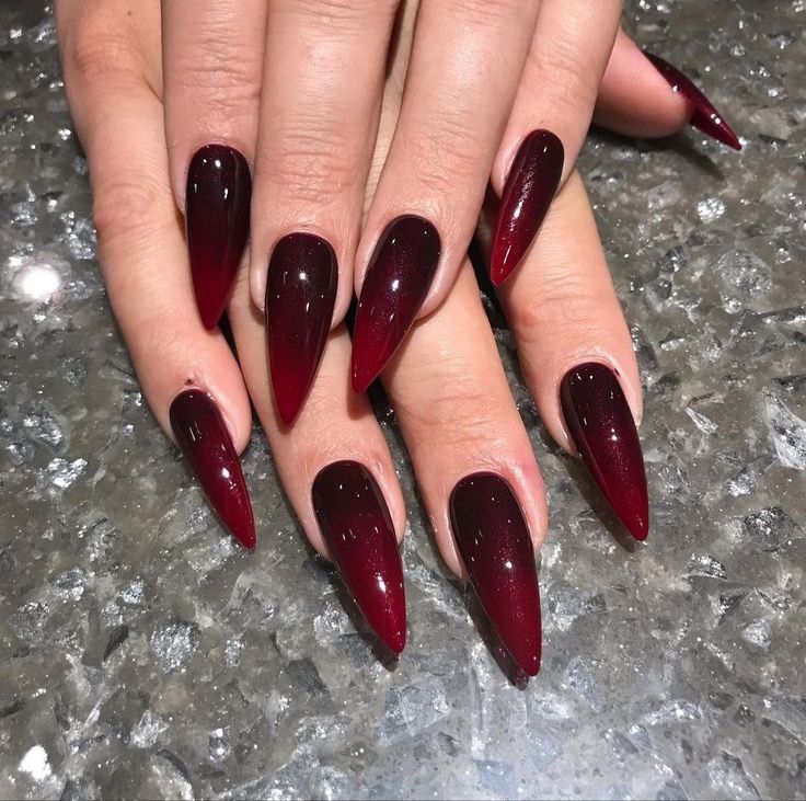 Black And Red Nail Designs, Red Black Nails, Vampire Nails, Black Ombre Nails, Nails Round, Red Ombre Nails, Long Red Nails, Witchy Nails, Gothic Nails