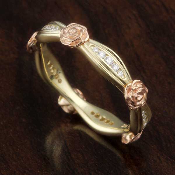 Flower Diamond Wedding Band in 14k yellow gold with 14k rose gold roses and white gold diamonds. Interesting Rings Design, Wedding Ring Floral, Rose Gold Diamond Flower Ring, Woman Wedding Rings, Cute Rings Gold, Jewelry Roses, Flower Ring Design, Rose Gold Roses, Gold Roses