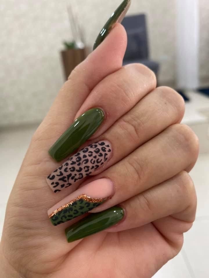 Army Green Nail Designs, Jungle Theme Nails, Green Leopard Nails, Animal Print Nail Designs, Uñas Coquette, Safari Nails, Nails Polish Designs, Animal Print Nail Art, Print Nail Art