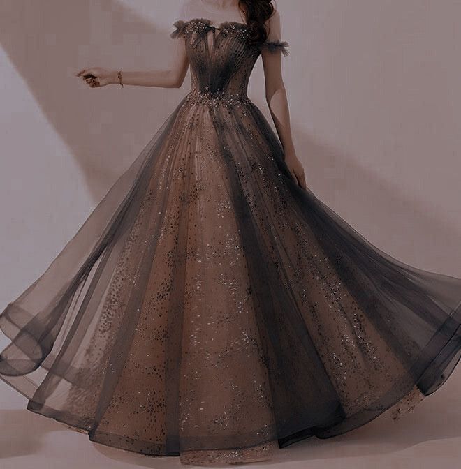 Shimmery Ball Gown, Dress Kerajaan Aesthetic, Dark Court Aesthetic, Fairy Tale Ball Gown, Masquerade Ball Gowns Prom, Fantasy Ball Gowns Goddesses, Fae Ballgown, Fantasy Ball Outfits, Ballgown Dresses Princess