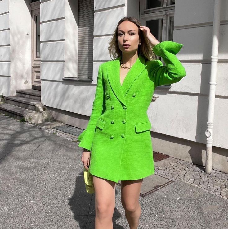 New With Tag. Color Neon Green 2834/811 Elegant Green Zara Outerwear, Zara Green Long Sleeve Blazer, Trendy Green Single-breasted Blazer, Zara Green Long-sleeve Blazer, Zara Lime Green Heels, Blue Blazer Women, Green Peacoat, Zara Basics, Peplum Blazer