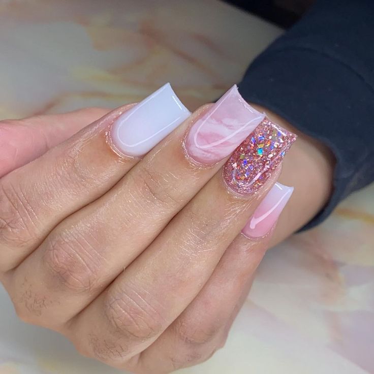 Shorties Acrylic Nails White With Diamonds, Short Acrylic With Rhinestones, Sweet 16 Nails Acrylic Pink Short, Short White Acrylic Nails Square With Diamonds, Short Pink Acrylic Nails With Charms, Acrylic Toe Nails, Glow Nails, Cute Gel Nails, Summer Acrylic Nails