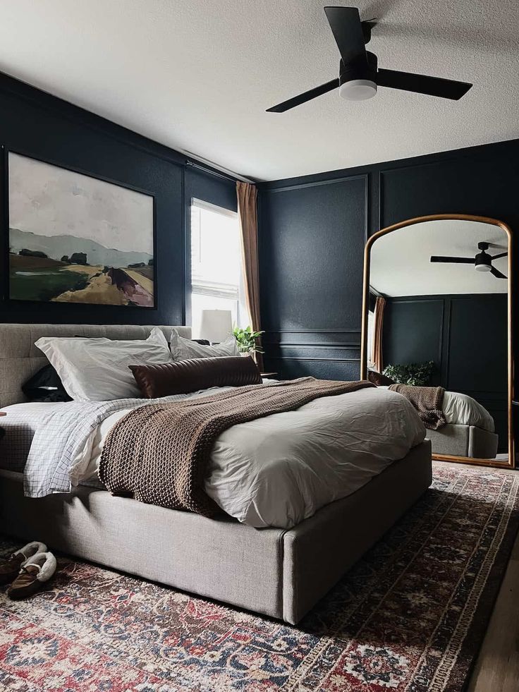 Dark and cozy bedroom with wall trim Dark Charcoal Bedroom Walls, Charcoal Bedroom Walls, Charcoal Accent Wall Bedroom, Charcoal Bedroom, Bedroom Inspirations Master, Bedroom Decor Dark, Moody Bedroom, Dark Bedroom, Apartment Chic