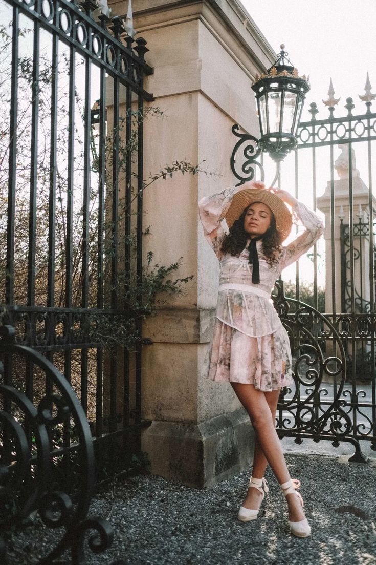 Fashion editorial inspired pictures wearing a floral dress at sunset at the Biltmore house estate in Asheville, North Carolina. Biltmore Estate Outfit, North Caroline, Ladies Photo, My Chic Obsession, Biltmore House, The Biltmore, Biltmore Estate, Asheville North Carolina, Cute Spring