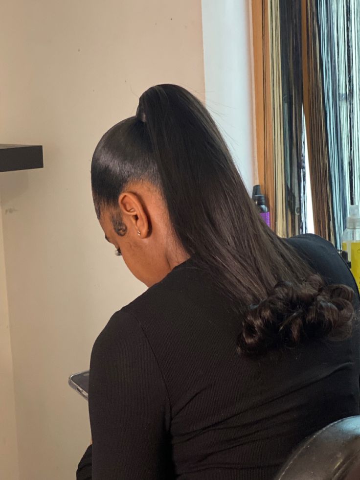 Ponytail Curls, Barbie Pony, Flipped Ponytail, Barbie Ponytail, Curled Ponytail, Sleek Ponytail Hairstyles, Sleek Ponytail, Ponytail Hairstyles, Ponies