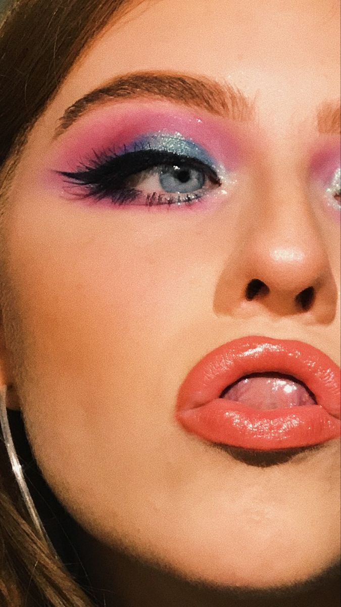 80s Disco Party Makeup, 80s Makeup Colorful, 80s Disco Makeup Looks, 80s Makeup Prom, 70 Disco Party Hairstyle, Retro Disco Makeup, Roller Disco Makeup, 70s Theme Makeup, 80s Makeup Inspiration