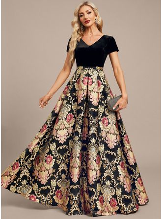 JJ's House Velvet Floral Jacquard V-Neck Fall Winter Summer Spring A-line General Plus No Leg Slit Pockets V Back Back Zip Elegant Print & Floral Black Tie Black Height:5.8ft（176cm） Bust:32in（82cm）Waist:24in（61cm）Hips:35in（89cm） No Floor-Length Black Florals Short S. #JJ's House #Velvet #Floral #Jacquard #VNeck #Fall #Winter #Summer #Spring #Aline #General #Plus #NoLegSlit #Pockets #VBack #BackZip #Elegant #Print&Floral #BlackTie #Black #No #FloorLength #Black #Florals #ShortS Princess Fashion, African Wedding Dress, Ireland Wedding, Evening Dresses With Sleeves, Lace Evening Dresses, Floral Jacquard, Princess Style, African Wedding, Bride Dresses