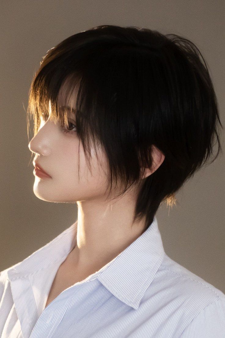 A pixie bob is a hairstyle that combines elements of a classic bob haircut and a short pixie haircut. it's essentially a longer, or a grown-out, pixie cut that has a bob like shape. #undercutpixiewithhairtattoo 😍 #hairtattoo #Hairology https://youtu.be/lCEMW1DsiR4 Tomboy Haircut, Short Hair Tomboy, Pixie Bob Haircut, Asian Short Hair, Hair Inspiration Short, Shot Hair Styles, Short Pixie Haircuts, Girl Short Hair, Short Hair Haircuts