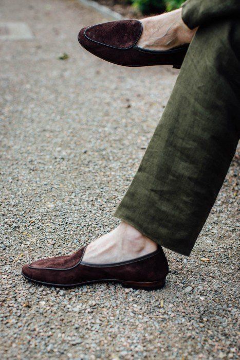 The Sagan: A high-end Belgian loafer from Allan Baudoin – Permanent Style Green Linen Trousers, Penny Loafers Outfit, Belgian Loafers, Loafers Outfit, Ivy Style, Bespoke Shoes, Formal Loafers, Dress Loafers, Men Classic