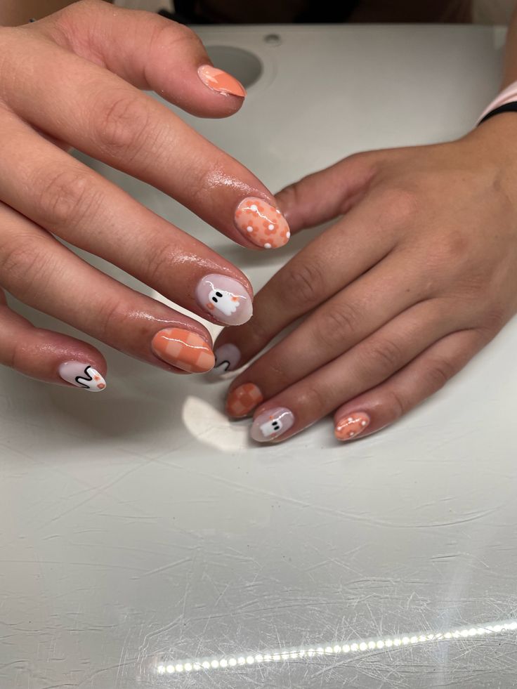 nails, fall nails, trending, brown nails, hardgel nails, round nails, cute nails, nails, luminary nails, square nails, almond nails, love, fall colors, fall, cow print nails, nail design, 2023 nails, short nails, nail ideas, nail inspiration, inspo, autumn nails, halloween nails Fall Nail Square Short, Going Into Fall Nails, Cute Fall Nail Inspo Simple, Cute Fall Nail Ideas Simple, Fall Nail Patterns, Halloween Nails Short Round, Short Almond Nails Thanksgiving, Fun Nail Inspo Fall, Fall Nails Pumkin