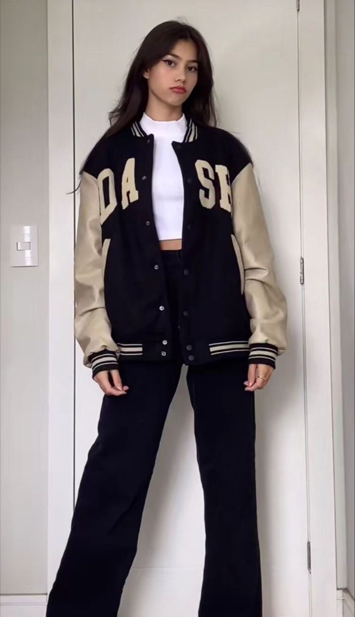 Varsity Jacket Outfit Aesthetic Korean, Baseball Jackets Women Outfits, Outfits With Jersey Jackets, Varsity Jacket Fits Women, Fits With Varsity Jacket, Letter Jacket Outfit Aesthetic, Outfit Jacket Varsity, Ootd Jaket Baseball, Varsity Style Outfits