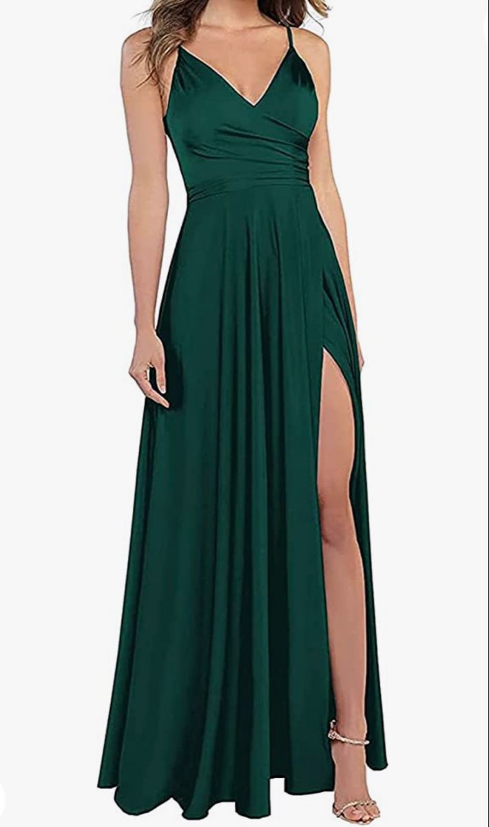 Satin Bridesmaid Dresses Long, Dark Green Bridesmaid Dress, Spaghetti Strap Bridesmaids Dresses, Bridesmaid Dresses Satin, Prom Dresses With Pockets, Evening Party Gowns, Bridesmaid Dress Colors, Prom Dress Inspiration, Satin Bridesmaid Dresses