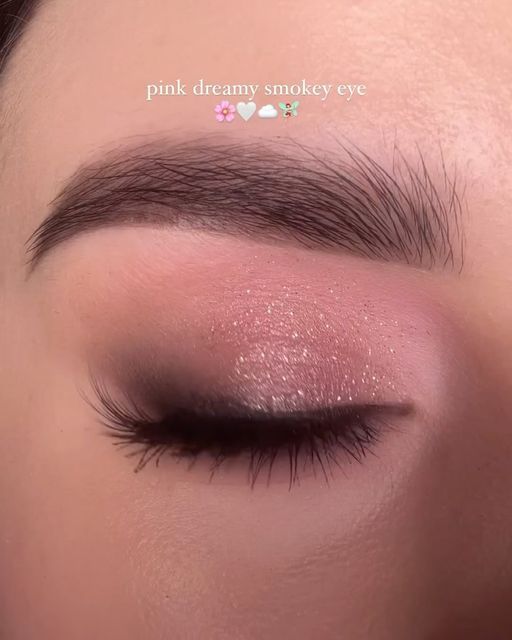 Soft Eye Makeup, Shimmer Eye Makeup, Eyeliner Tips, Prom Eye Makeup, Pink Eye Makeup, 2023 Pink, Cute Eye Makeup, Beginners Eye Makeup, Eye Makeup Techniques