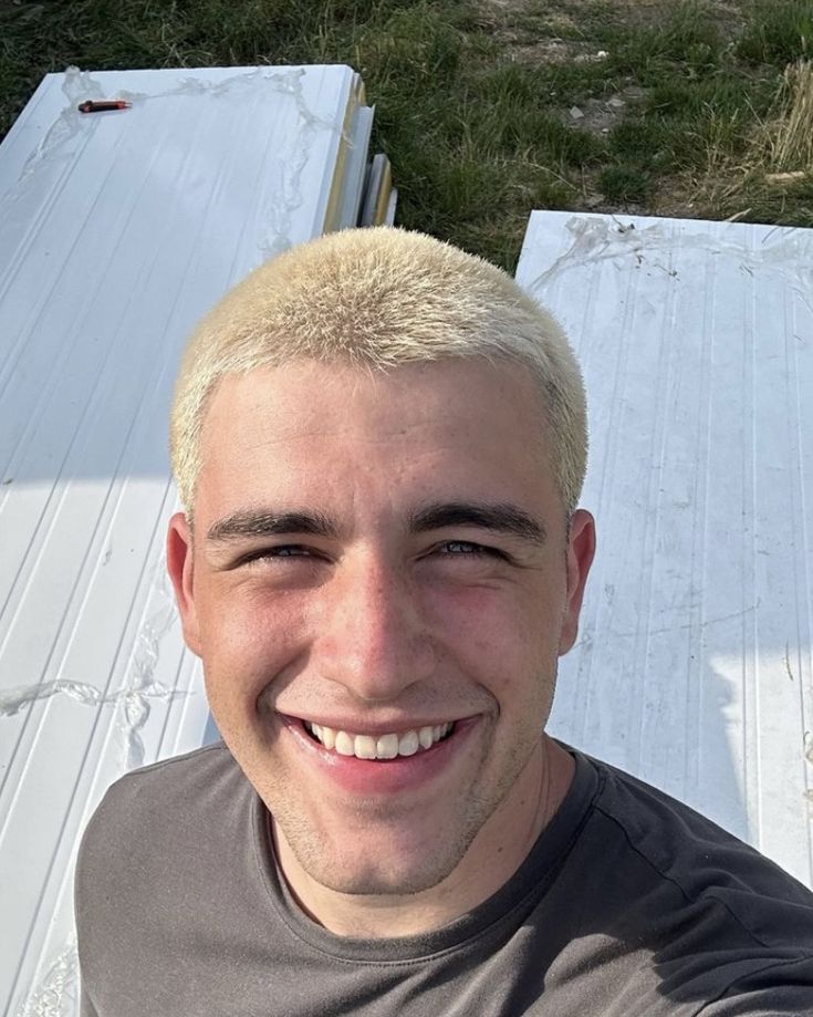 Bleach Buzz, Blonde Buzzcut, Man Cut, Blonde Man, Buzz Cut Hairstyles, Dyed Hair Men, Brush Cut, Cut Hairstyles, Haircut Styles