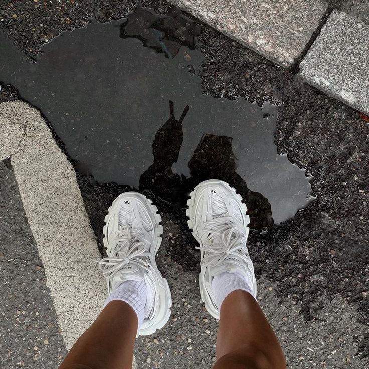 Kim Duong | Germany-Stuttgart on Instagram: “✌🏽” Balenciaga Shoes Outfit Street Styles, Balenciaga Shoes Outfit Women, Balenciaga Track Sneakers Outfit, Balenciaga Track Outfit Men, Balenciaga Shoes Outfit, Balenciaga Track Outfit, White Balenciaga Sneakers, Balenciaga Sneakers Outfit, Balenciaga Outfit