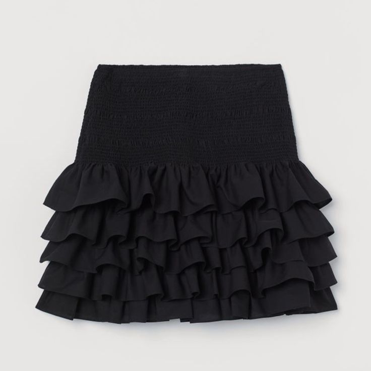 Never Worn H&m Skirt For Night Out In Spring, Chic H&m Skirt, Chic H&m Lined Skirt, Elegant Black Tiered Skort, Chic Lined Skirt By H&m, Chic H&m Skirt For Spring, Elegant H&m Skirt For Night Out, Chic H&m Skirt For Night Out, Black Tiered Mini Skirt Chic Style