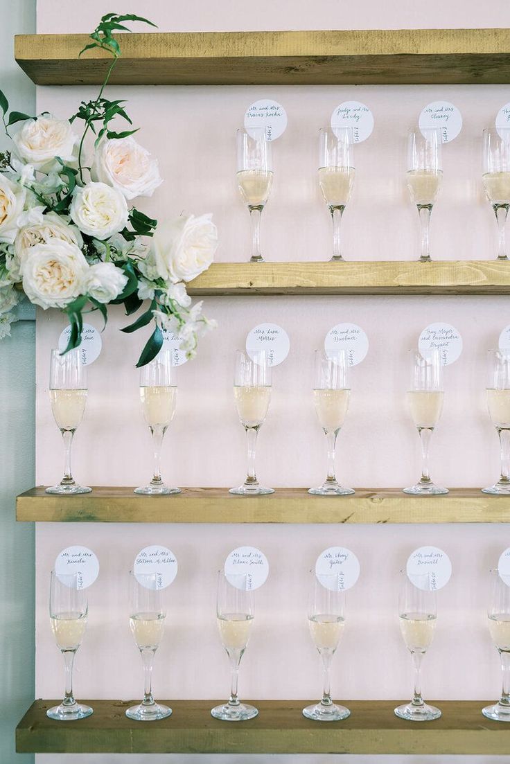 Modern Style Wedding Decor, Wedding Table Assignments, Champagne Wall, Rose Fushia, Rock Wedding, Wall Seating, Wedding Reception Inspiration, Future Wedding Plans, Wedding 2024