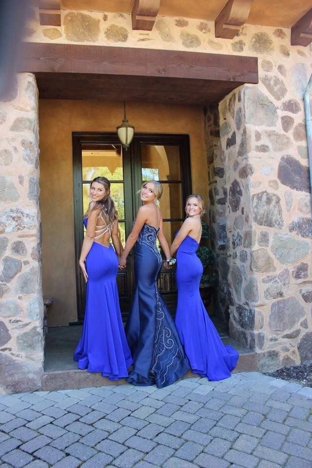 Prom Dresses Friends, Prom Pictures Friends, Prom Pictures Group, Prom Photography Poses, Homecoming Poses, How To Pose For Pictures, Pose For Pictures, Hoco Pics, Prom Pictures Couples